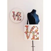 Horloge murale Design Love Is Not A Toy