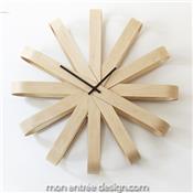 Horloge Design en Bois Ribbon Wood